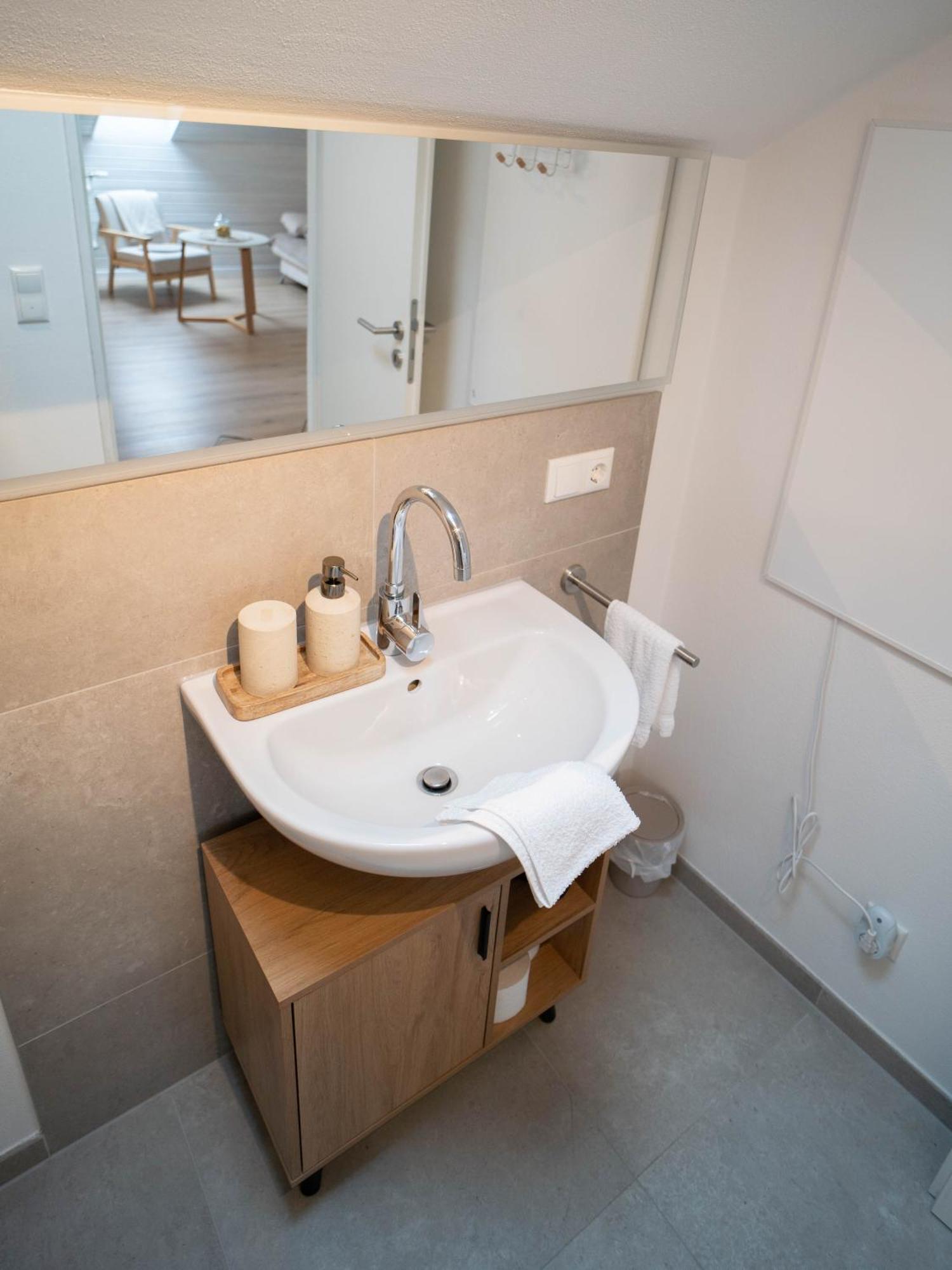 Charmantes Apartment Mit Balkon Миндельхайм Экстерьер фото